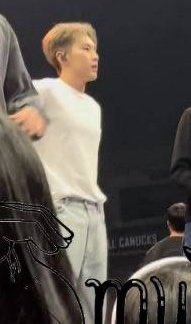 #hoshi in soundcheck for today's concert 🎤