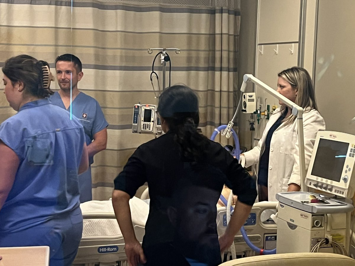 Had a great time working with our EM/CC pharmacists training their first year residents in the simulation center. Takeaways included closed-loop communication, owning your expertise, and ALWAYS FLUSHING THE LINE! Thanks for joining us!