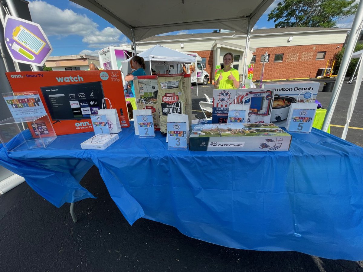 ONEHealthOhio1's tweet photo. #NationalHealthCenterWeek: Day 3! 
Incredibly honored to support the #RISERecovery #community! Patients (and their families) were able to enjoy #freefood, music, back-to-school giveaways, and even check up on their health with our #freescreenings! https://t.co/nxuUkQKqLz