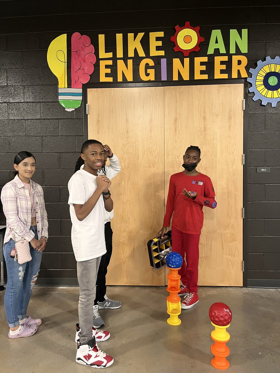 PENNSTERedu's tweet photo. Something going on in the”E”Hive! Design w/ dice balanced on a popsicle stick. Dice &amp; human prototypes had to survive the obstacles blinded. This was to mimic the stages of specify, develop, brainstorm and test. Kudos class. @ANewboldfcs @CMMosleyEDU @GlobalImpactAc1 @GIA_CTI https://t.co/YEdWubavEL