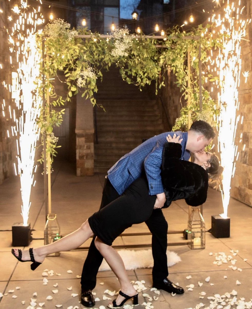 FSVail's tweet image. Ignite the spark that lasts a lifetime during a romantic proposal set against the intimate and elevated backdrops of #FSVail. bit.ly/3QkJeK6 #Vail #WeddingProposal