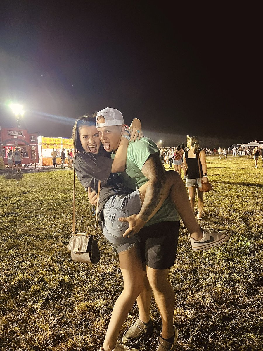 charleyyyreneee's tweet photo. Nobody will ever have me the way he has me💗 my best friend &amp; the loml https://t.co/wiWQb0yxXR