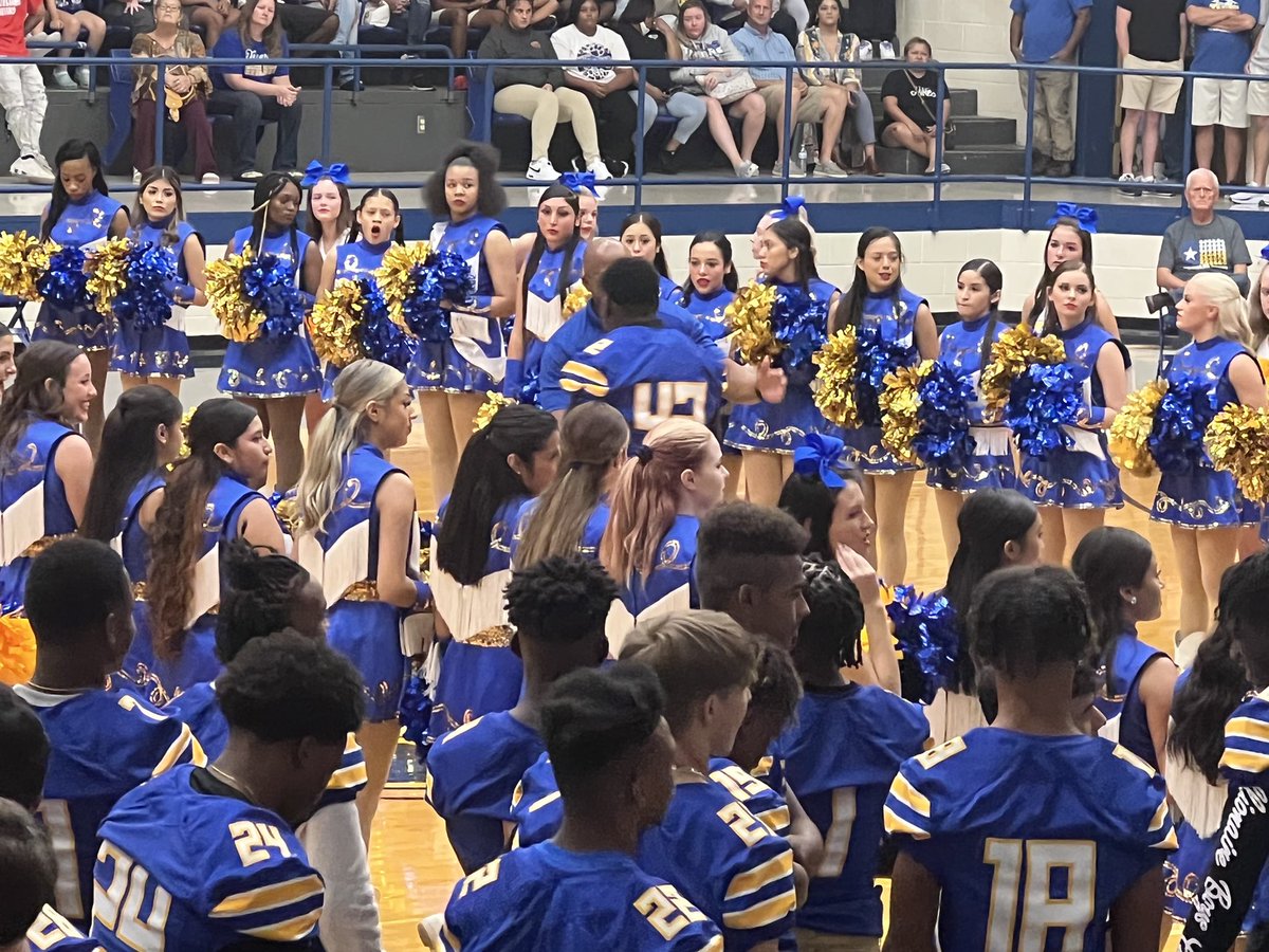 Awesome turnout to support all of the Fall Sports, cheerleaders, band, and Calicos. There were many people recognized. Thank you for a great first day of school and a great first Meet the Tigers. Go Tigers! <a href="/CorsicanaFB/">Corsicana Football</a> <a href="/CorsicanaISD/">Corsicana ISD</a>