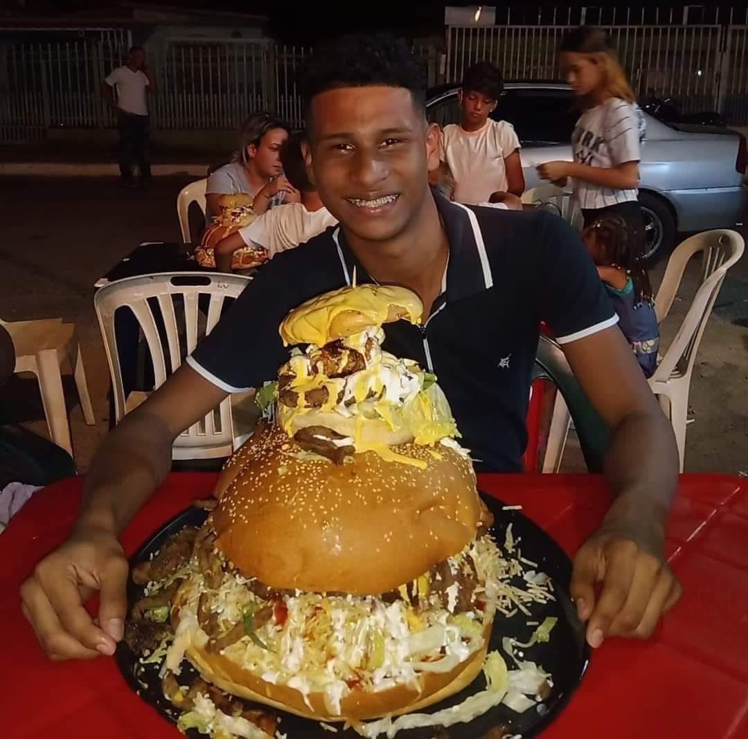 la plata no te hace feliz...

yo con plata: