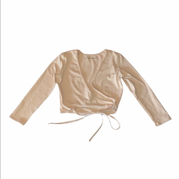 tainageek1's tweet photo. So good I had to share! Check out all the items I'm loving on @Poshmarkapp #poshmark #fashion #style #shopmycloset #pinkvictoriassecret #buckle #livetheprocess: https://t.co/oxZBfAx4Lo https://t.co/wbBz6GcRvE