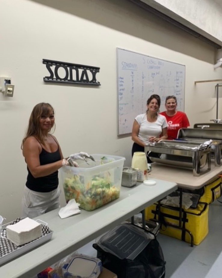 SFUFBBoosters's tweet photo. Can you smell what the boosters are cookin? 💪🤨 Thank you so much to Gino’s Resteraunt for helping us provide some homestyle food!! https://t.co/UKBpmFNwzr