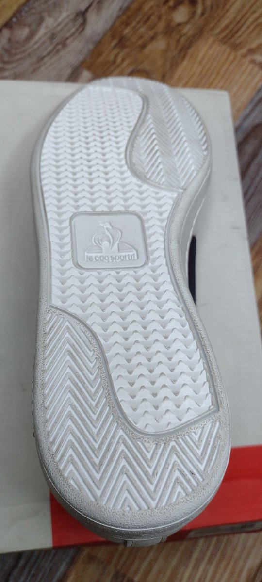 jtello1927's tweet photo. @lecoqsportif_co Compré unos zapatos y me llegaron usados https://t.co/xcuNgOiW83