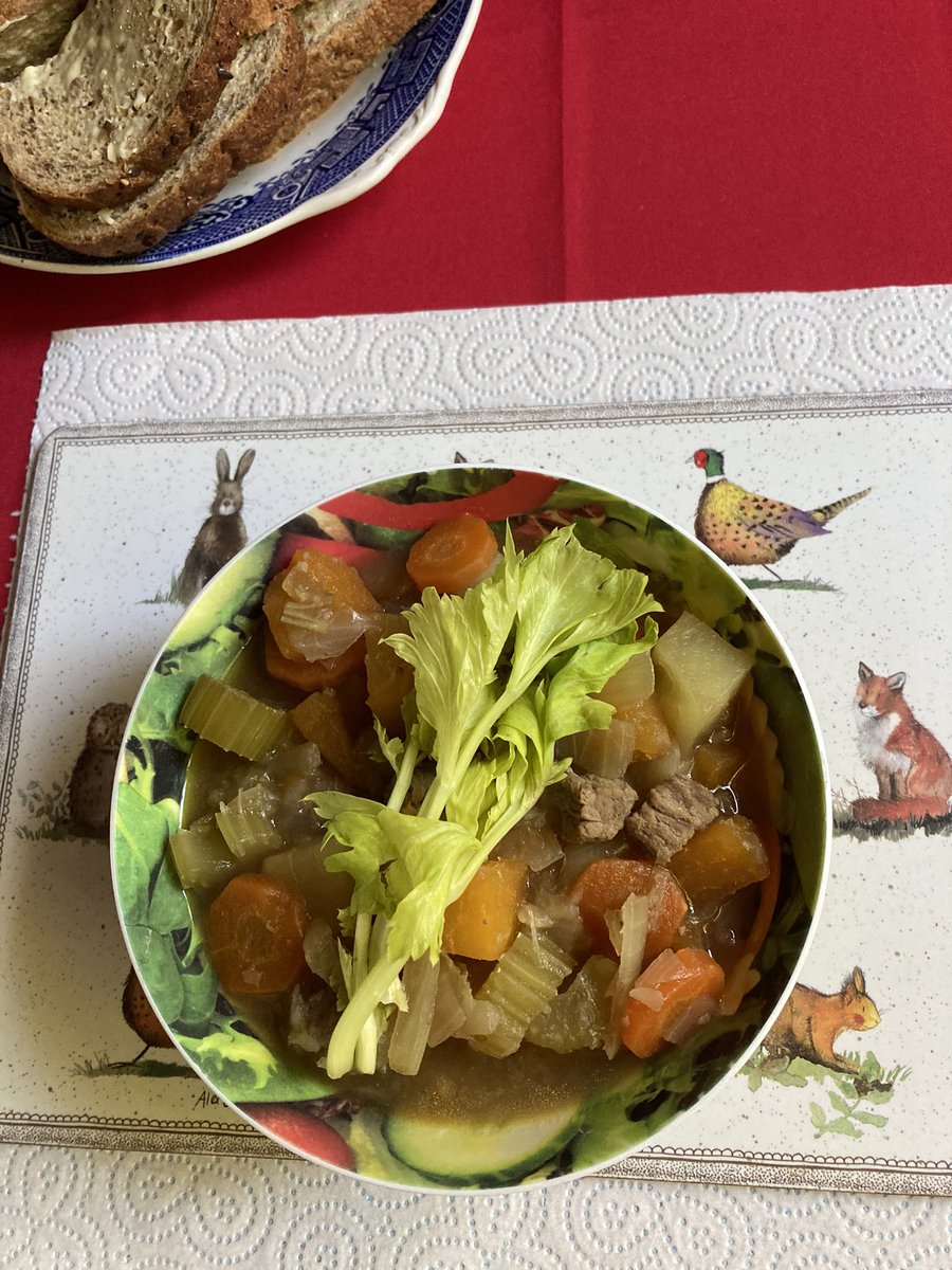 Jan_Lentzos's tweet photo. Barry made another delicious beef and vegetable stew π Using up all our leftover fresh vegetables in the process π¨π»βπ³
π₯π₯π₯π§
π₯©π₯π₯π₯π§
π₯©π₯π₯#HomeCooked #Stew #WholemealBread #DicedBeef #Onions #Potatoes #Carrots #Parsnips #Turnip #Celery #FreshVegetables #UseUpYourLeftovers https://t.co/ZoYKl5XoyL