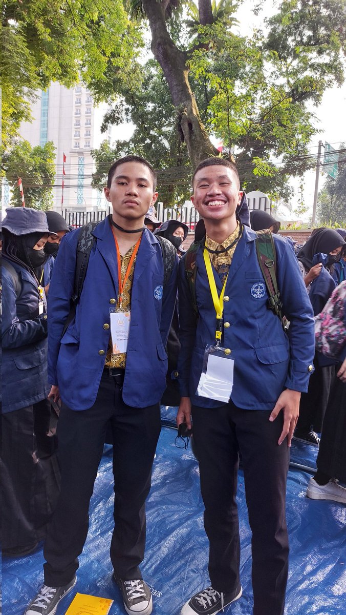 mohripet29's tweet photo. Akhirnya bisa bertemu dengan teman SMA lagi😁😁😁
#VOKASIIMPACT #MPKMB59SVIPB #IPBDIGDAYA #VOKASIJUARA  #TheGlimpeStoryofGatamalaAgrinawa https://t.co/VFVadGlBrV