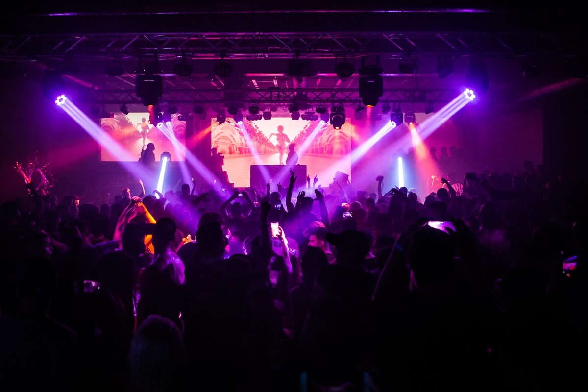 🎟️ ow.ly/ZSoC50KhoRW 🎟️
9/2 <a href="/kamaiyah/">ill yaya</a> 
9/8 <a href="/jaycritch/">Jay Critch</a> 
9/9 <a href="/levelupdub/">lil level up 🕸️🕯️</a> 
9/11 <a href="/OfficialJenzi/">Jenzi Russell</a> 
9/13 @USER_XMAN <a href="/destroylonely/">lonely</a>
9/24  <a href="/BinoRideaux/">Bino Rideaux</a> <a href="/djvip510/">DJ V.I.P.</a>
9/30 @LilBnerr <a href="/lilpete/">MONEYBAGZ</a> 
10/14 <a href="/BGPerico/">G Perico</a> 
10/21 <a href="/BravoBagChasin/">BRAVO</a> 
#AURAtempe 😈