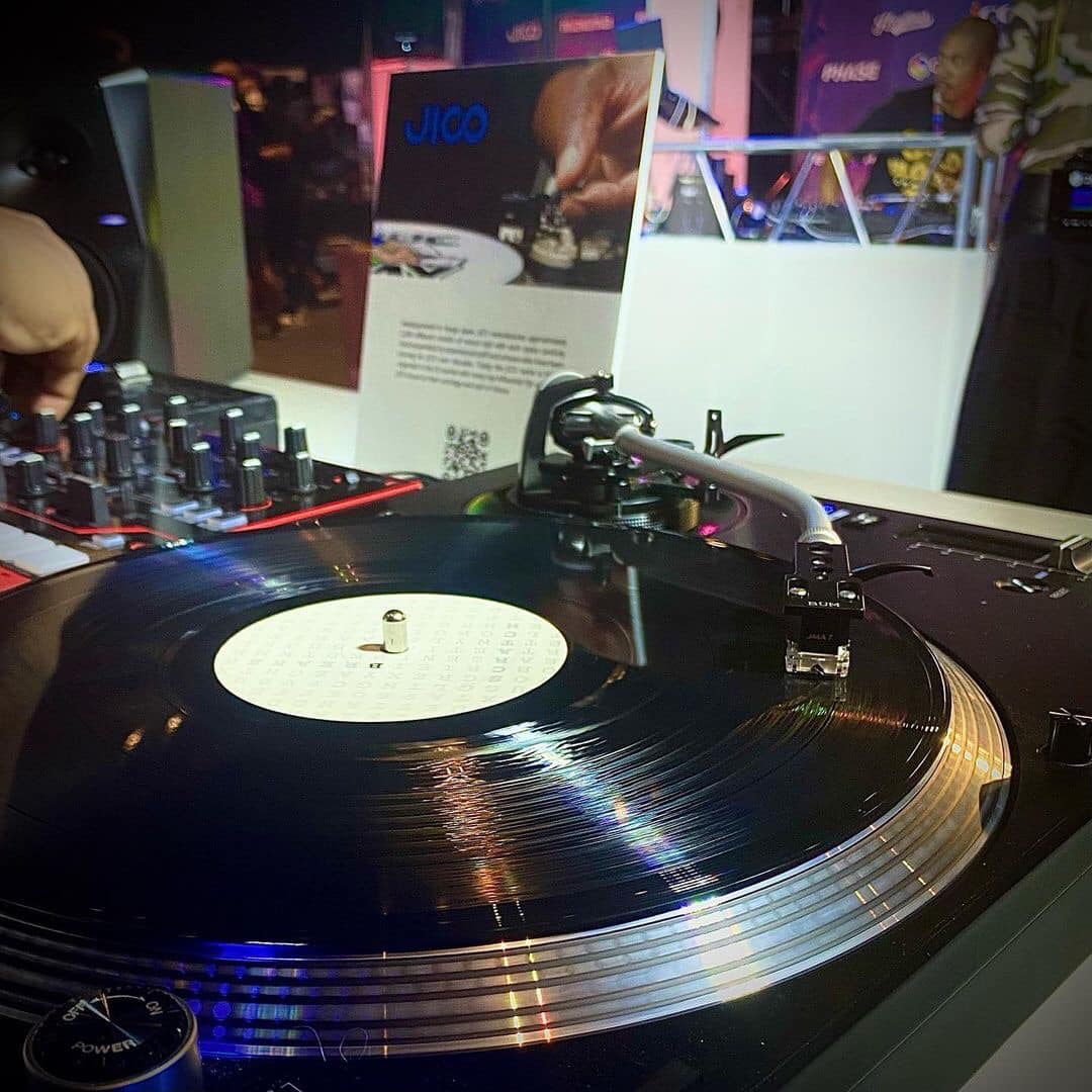 JICO_INT's tweet photo. Retweet - @mixware
Day one at the 2022 @DJExpo_ is a wrap! Check out the DJs from Day 1
https://t.co/BsG3RvFaRD
#jico #mixware #DJX2022 #djexpo #DJX #djexpo2022 #turntablism #djx22 https://t.co/mMKH0LGajP