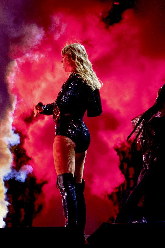 hourlyswift's tweet photo. https://t.co/cUZzFlOWFy