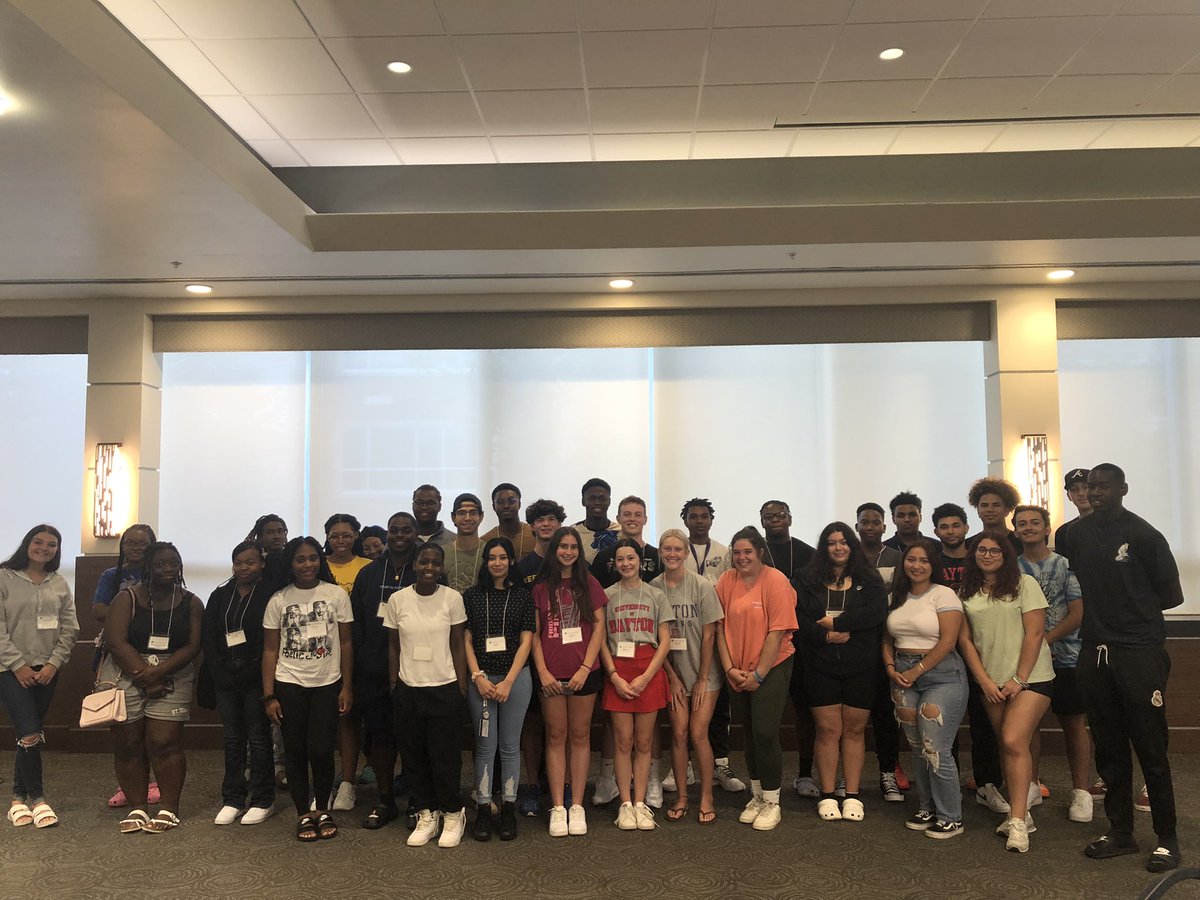 AvpWiggins's tweet photo. It was phenomenal welcoming our 6th cohort of Flyer Promise Scholar students to the @univofdayton!! Onward and Upward!! #GoFlyer #FPSGameChangers #Access https://t.co/2E0T8VFU0J
