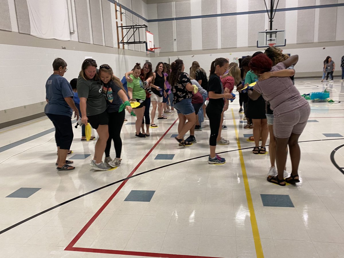 Allen714's tweet photo. It’s a gr8t day to be a @CVGator! We started the day with laughter, River crossing & ship building!
Thank you @Mann4Edu & @hesterchrissy1 for leading us through a time of connecting & reflecting as we prepare for the best year yet! #connectcv #SUCCESScsisd #FRAMINGsuccess https://t.co/aEQ2MG5yyk