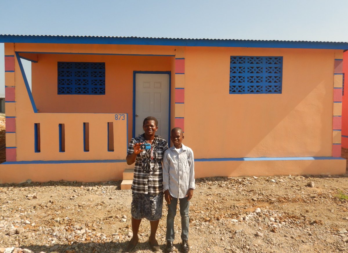 FoodForThePoorC's tweet photo. #VegetableGarden is coming to Derac #Haiti! Community members will be able to consume the #vegetables like #spinach and #eggplant🍆🫑🥬
Madeleine of #Derac says,“I'm very happy for my community...This is the first time that we are going to grow these vegetables."
#buildavillage https://t.co/AYTrqCE14j