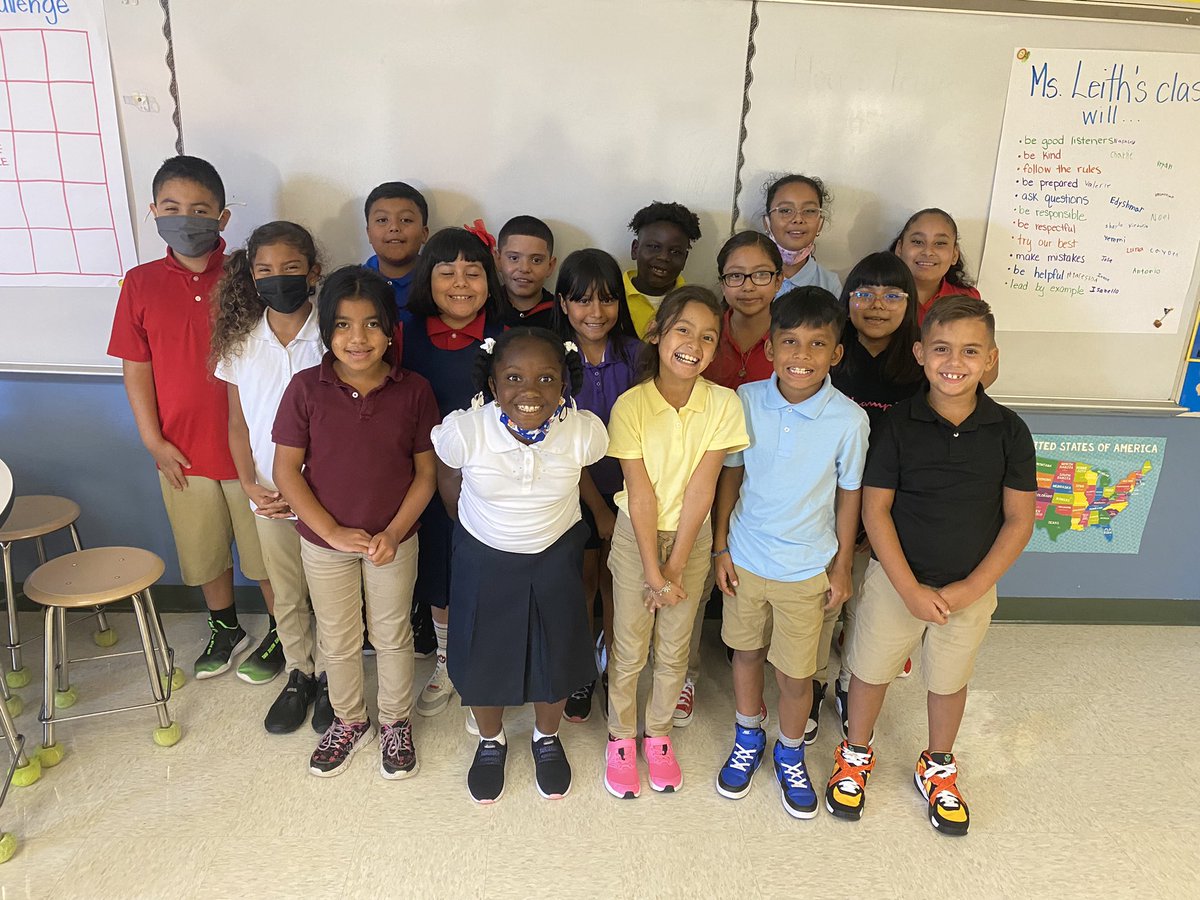 leithteach's tweet photo. What a wonderful First Day of School! This is going to be a fantastic year! @ParksideProud #3rdgrade #firstdayofschool https://t.co/61lOAF7YZG