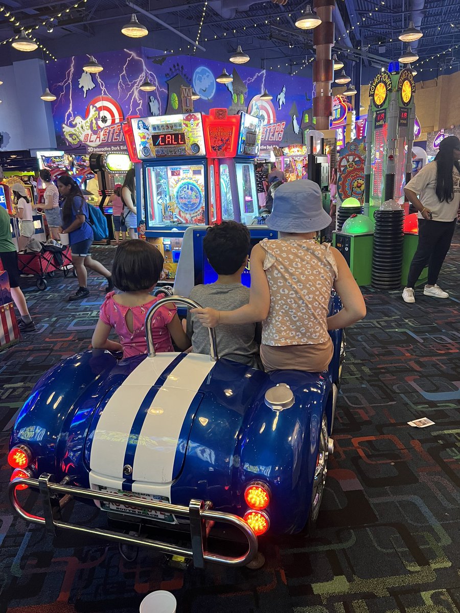 McCully's tweet photo. Look around. Our kids are being groomed alright. Groomed by casinos in these gimmicks called “arcades”. https://t.co/Vgj3lpqxFc