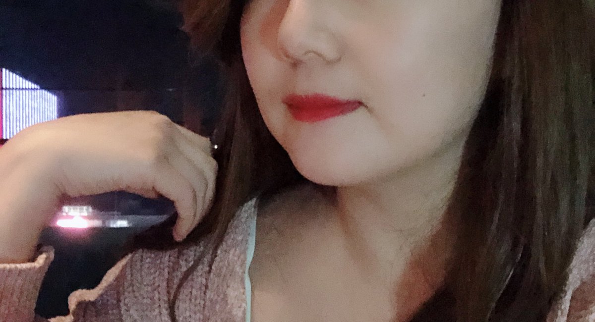 Lovehaha520's tweet photo. 不是好身材的妹子
只能照騙😂😂 https://t.co/ZhG7WmWdn8