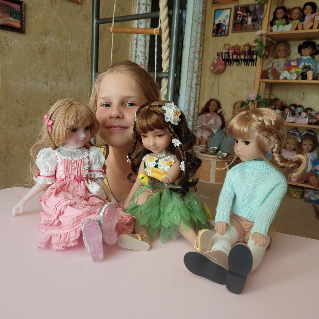 rubyredtoys's tweet photo. We are so proud of Kelly's designer - Angelina Kryshkina!
Thank you IG user tatiana.kindtoys for these photos!
Find out how to create your own dream doll here: https://t.co/mAm8vW1DsU
#createyourdreamdoll #youngdesigners #inspiringminds #dollartist #FanCOLLAB #creativelife https://t.co/ZjCIph7H8r