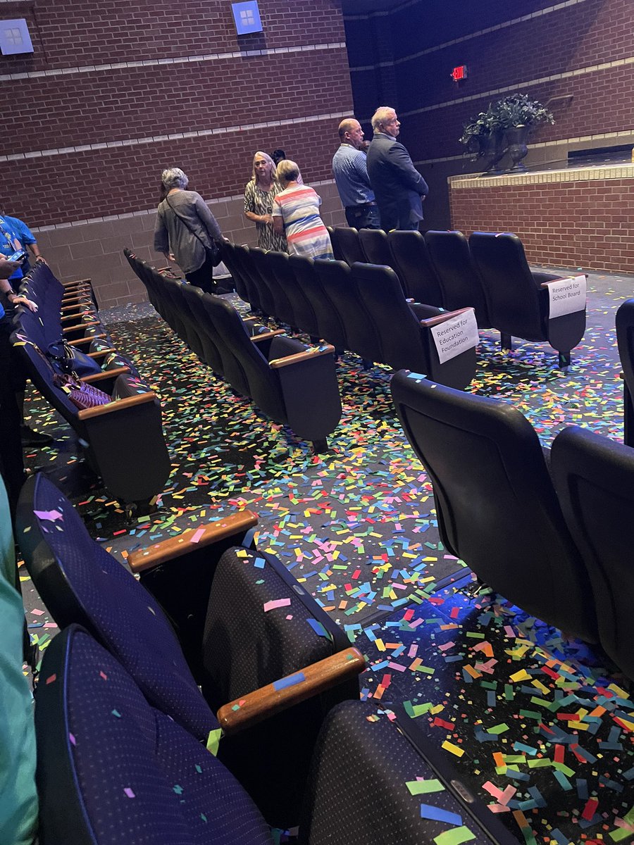 claudia2007's tweet photo. Convocation was a great start to the week as we prep for our kiddos to arrive!!! https://t.co/OUFRoXvrVH