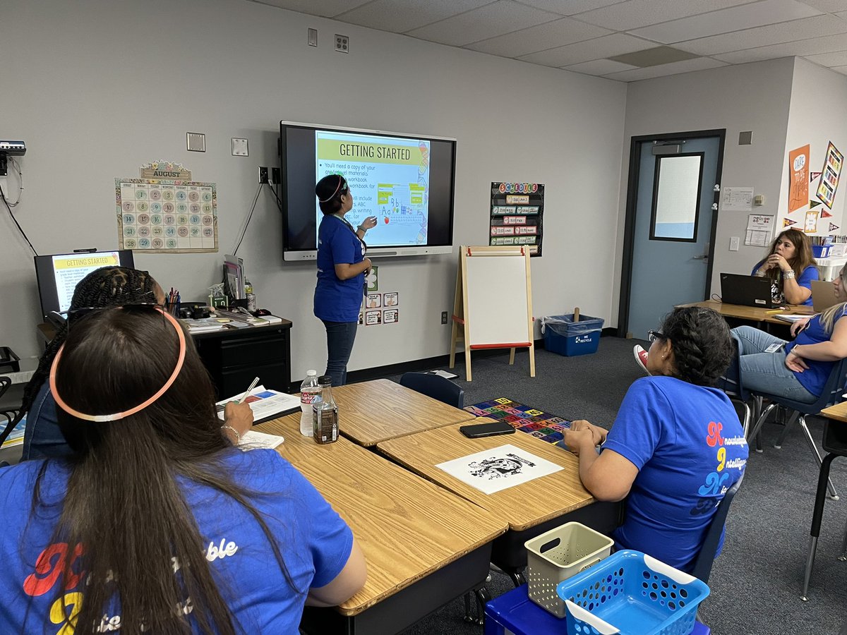 Teacher choice sessions led by our very own PME Dolphins 🐬 From Reading A-Z, Handwriting without Tears, Classroom Management, House System in the Classroom, and more! Thank you for presenting to your colleagues <a href="/PME_Katyisd/">McRoberts Elementary</a> <a href="/JTASparky/">Jahrel T-A Sparks</a> @Powell_PME <a href="/MarchettaEds/">Marchetta Macon</a>