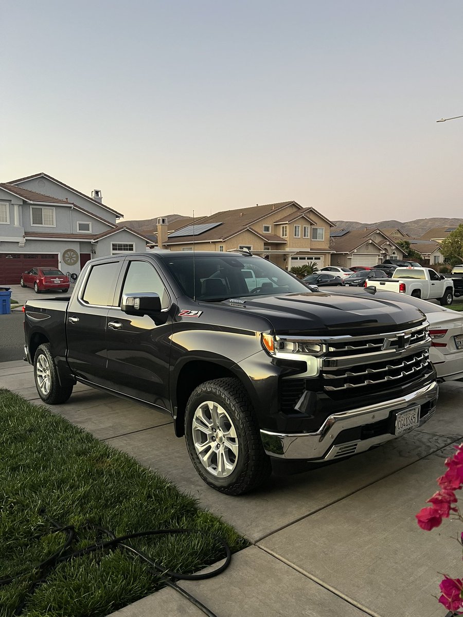 galactichaileyy's tweet photo. I got the truck 🛻 https://t.co/4aSlXDGOKU