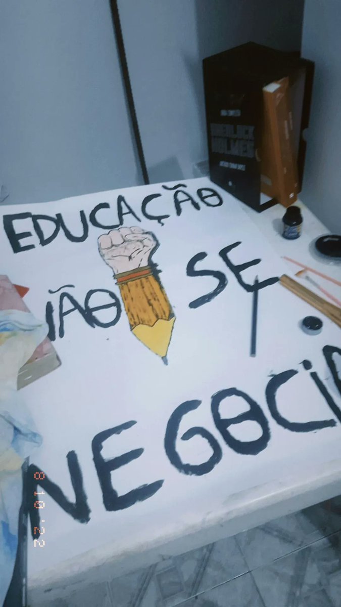 Reginastudy1's tweet photo. Amanhã é #offstudy Pq tem #11AgoPelaDemocracia educação não se negocia. https://t.co/0F7oD2NU8G