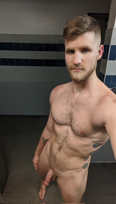 Just some bathroom fun ? #gays #gaycock #gayotter #gayexhib #teamexhib https://t.co/qA2PhLgwK5