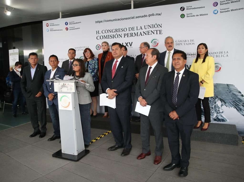 ¡Excelente noche para todos!

Agradezco la oportunidad de compartirles que fue una buena jornada laboral la de este día.

Con pasión, con entrega y con vocación de servicio es como realizo mi trabajo en el <a href="/senadomexicano/">Senado de México</a> <a href="/MorenaSenadores/">Senadores Morena</a> 

¡Descansen!