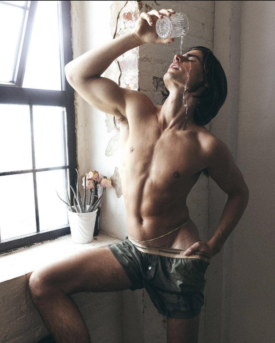 Nick46597830's tweet photo. Twink slave, or twunk slave… what’s your pick? https://t.co/Qjb1YfDktN