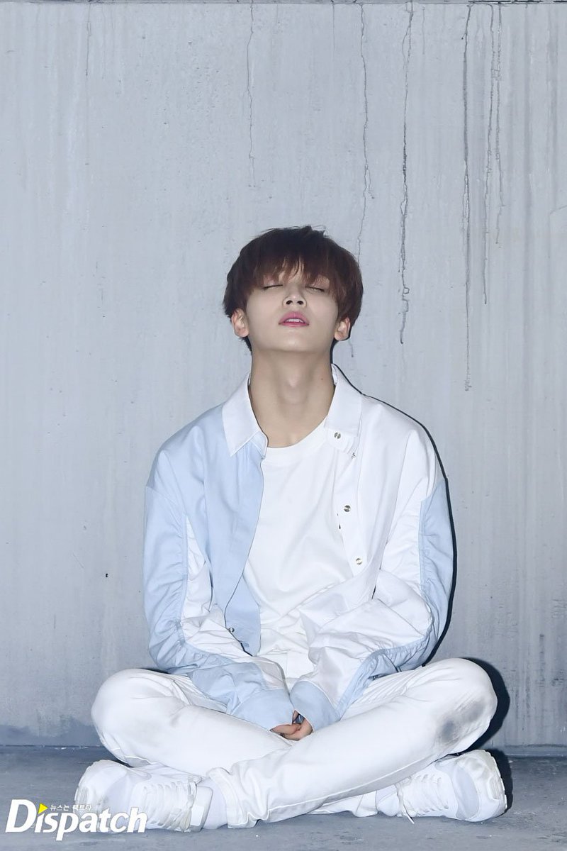 hourly_jeonghan's tweet photo. #JEONGHAN #세븐틴 #정한 #ジョンハン #SEVENTEEN @pledis_17 https://t.co/Gs2DZG8fTa