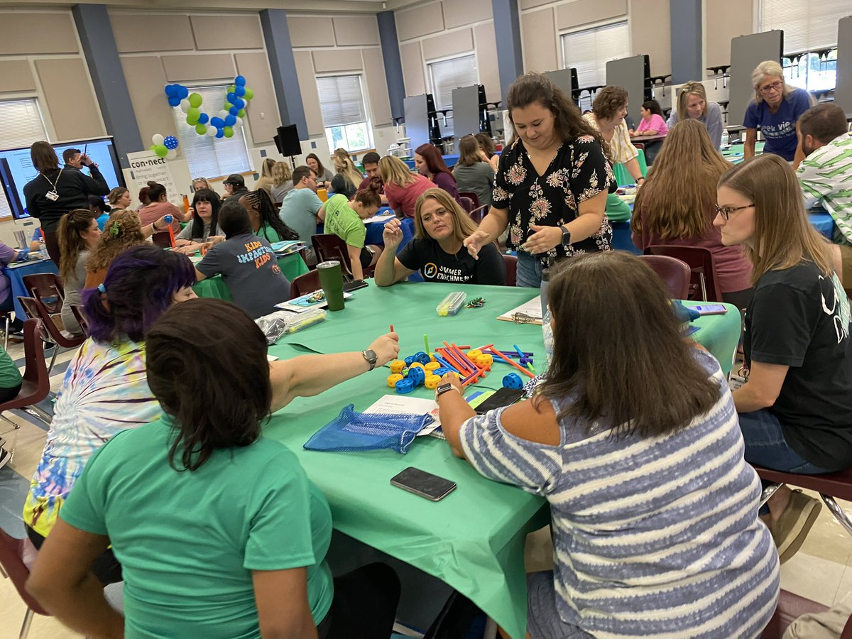 michaelmcever's tweet photo. Enjoyed getting to share the day with @Mann4Edu. It is a joy to work with such an amazing group of people. @CVGators #connectCV #SuccessCSISD https://t.co/gGoD7IgD41