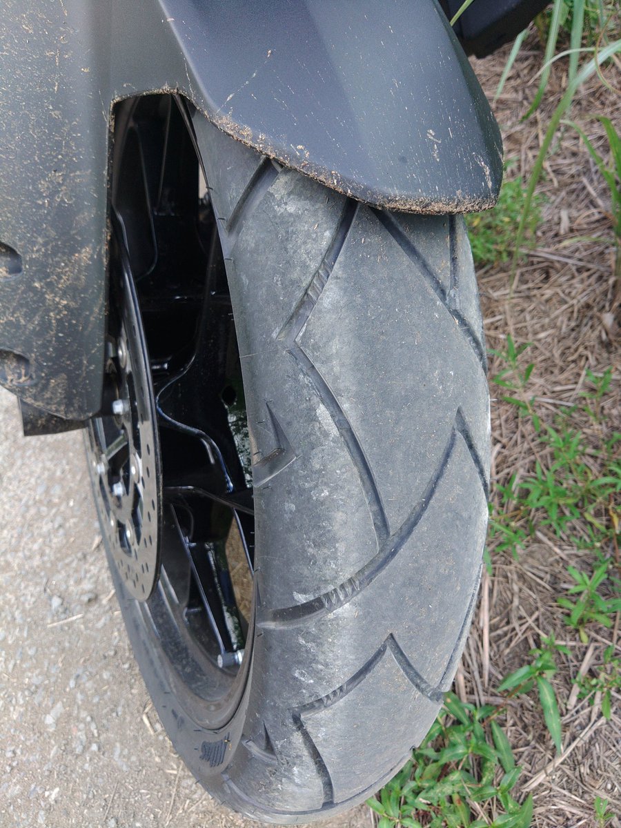 KTM819O4's tweet photo. #mitas #TERRAFORCE 
荒れた舗装は安心(^-^ゞ https://t.co/HIzNB0Ygua