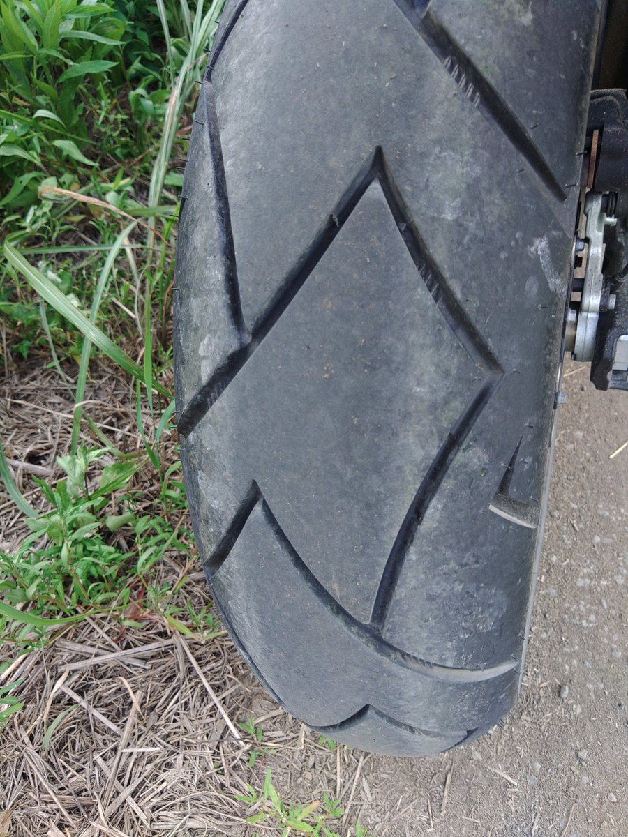 KTM819O4's tweet photo. #mitas #TERRAFORCE 
荒れた舗装は安心(^-^ゞ https://t.co/HIzNB0Ygua