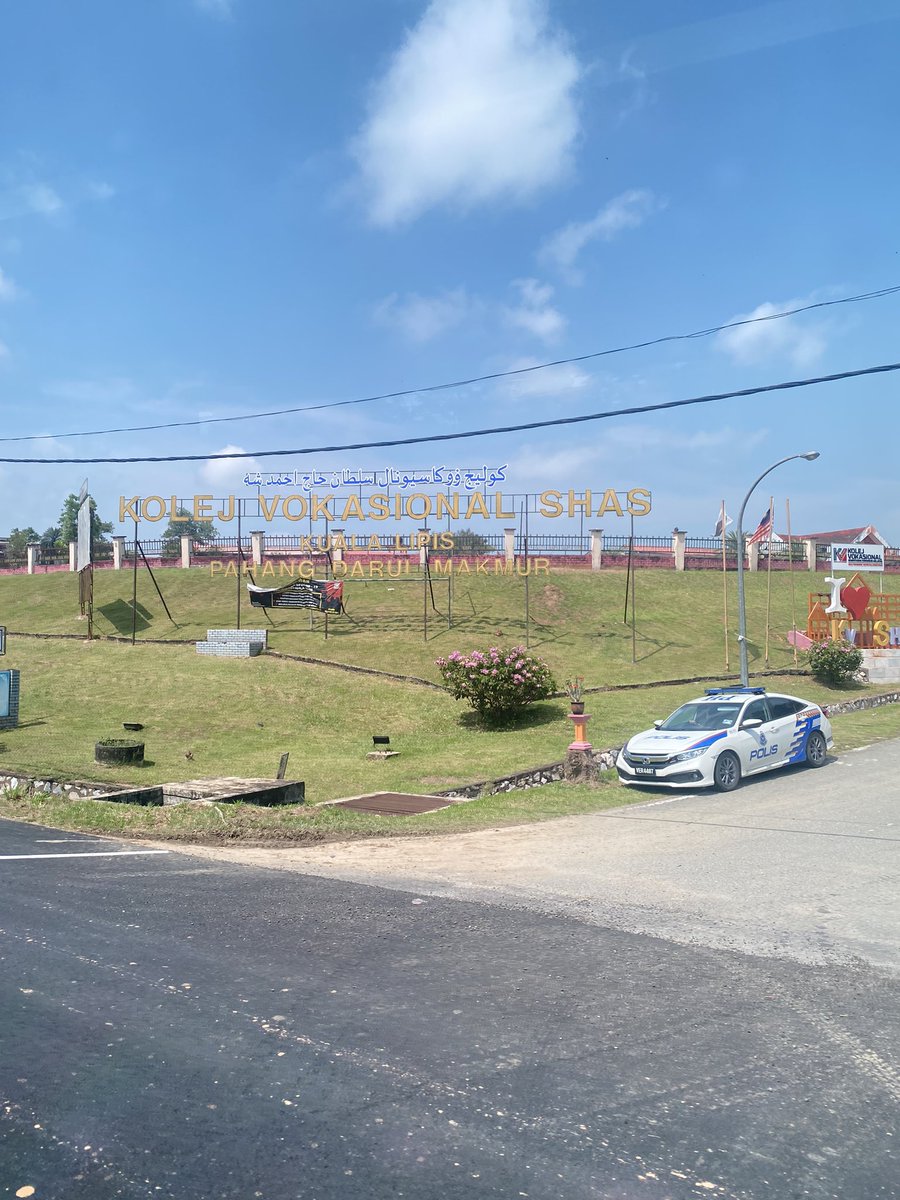 cHuNa8575's tweet photo. Lokasi 2
FT08 Benta - Lipis
Tinjauan Pembaikan Jalan Runtuh (Pasca Banjir) berhadapan Kolej Vokasional Sultan Hj Ahmad Shah Lipis)
#FTroadpedia
#FTroadpediaZonTimur
#RakanKKR
#InfraRakyat
#KeluargaMalaysia https://t.co/4qJyePN3h6