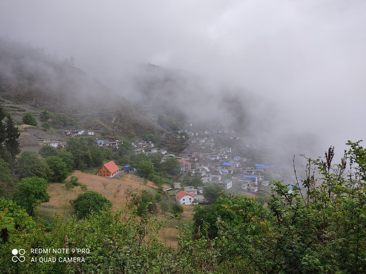 BohoraShusil's tweet photo. एउटा तस्बिर दुर्गम डोल्पा बाट..
जन्मभुमि।।।। https://t.co/BKLH5nxFnO