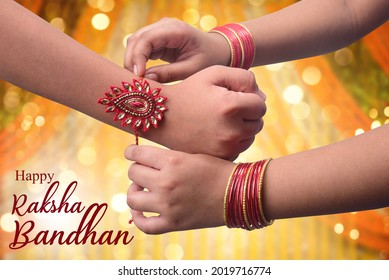 #rakshabandhan2022 It's not a word, it's an oath.Every brother takes responsibility of raksha of every sister.
Men promise to protect Women in Society.
Every citizen bonded in a thread to save the country from enemy.
It's a great ritual in sociology.
#MyIndiaMyPride