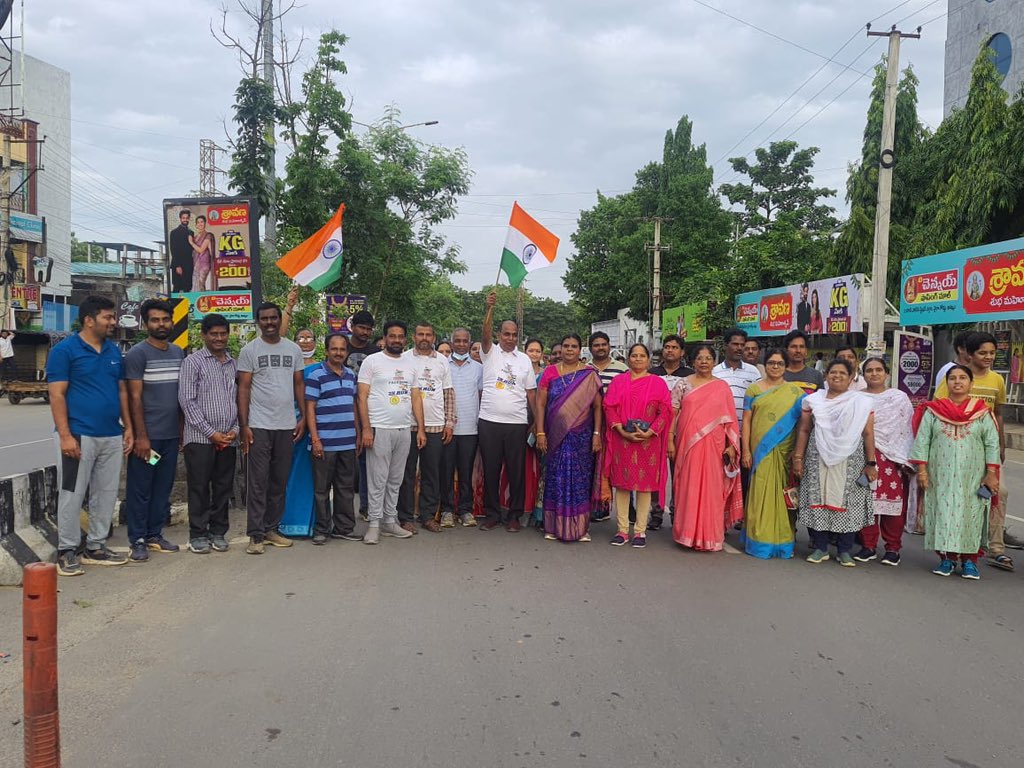 mb_telangana's tweet photo. #MissionBhagiratha engineers of Khammam along with district administration participated in Freedom 2K run🏃‍♂️

#IndiaAt75 #SwatantraBharathaVajrotsavalu https://t.co/Yob1q6JveY