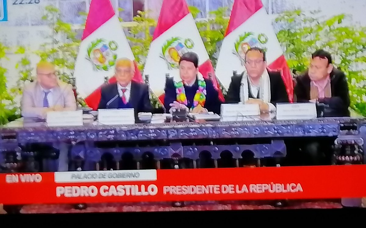 CarCruM72's tweet photo. ๐จ#ULTIMO Que se Gesta en Palacio? Castillo, Anibal Torres, Salas, Chero, Senmache.
Vocifera Anibal pidiendo que se levante "el pueblo" en LUCHA por la "Democracia" del Perรบ.
#Mentiras #Miedo #Pricion #FueraCastillo #Complices #Corruptos https://t.co/4XJYxUPBQ4