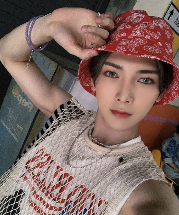 rnneerhigh's tweet photo. ㅤㅤㅤ乙ㅤㅤㅤ𝐃𝐔𝐀𝐋𝐒𝐇𝐀𝐏𝐄  ─  ツ
ㅤㅤㅤ的ㅤㅤ    tɯo fα𝗰es of the
ㅤㅤㅤ升ㅤㅤㅤsα𝗺e 𝑚.oon. https://t.co/xg6VIuNtcK