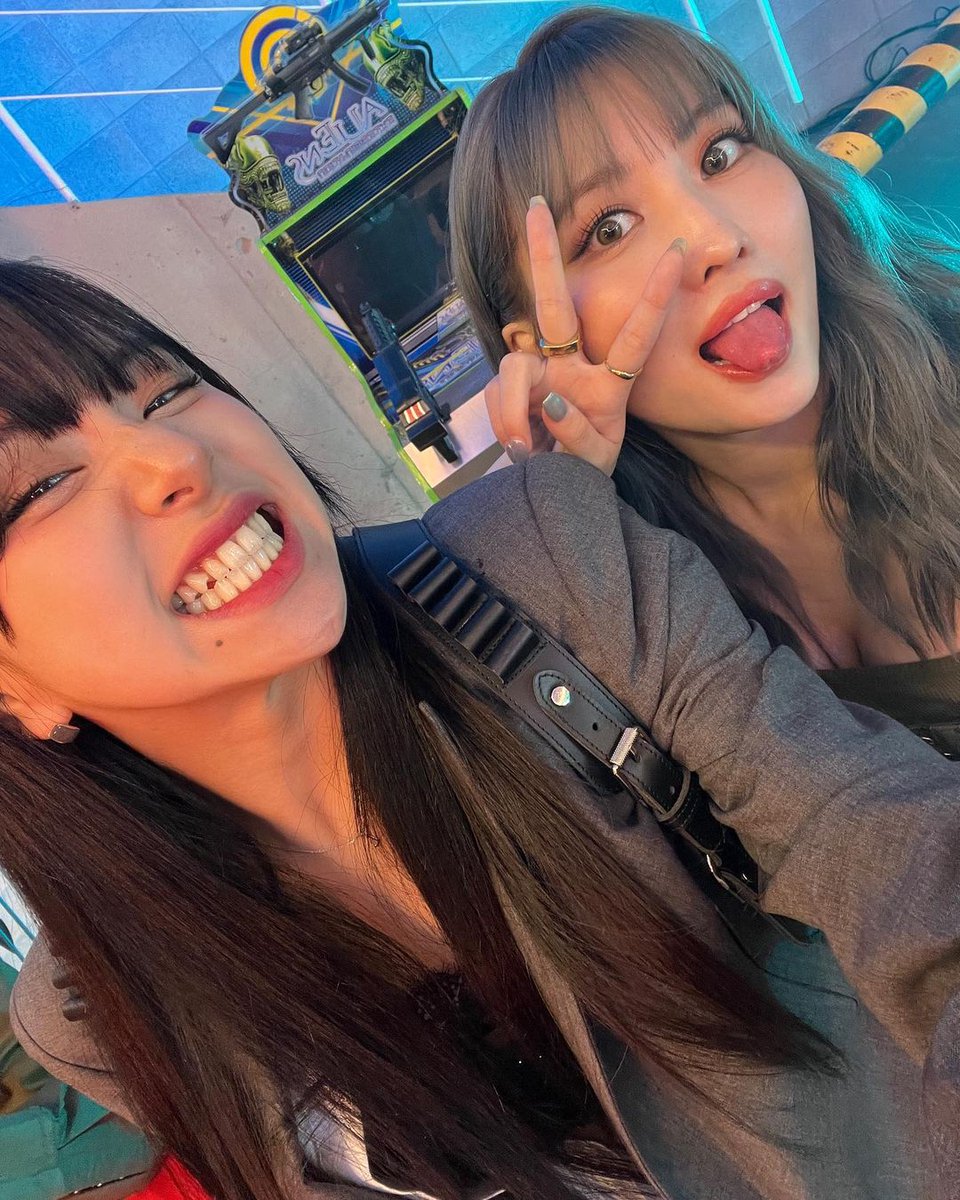 채영 (CHAEYOUNG) tweet media