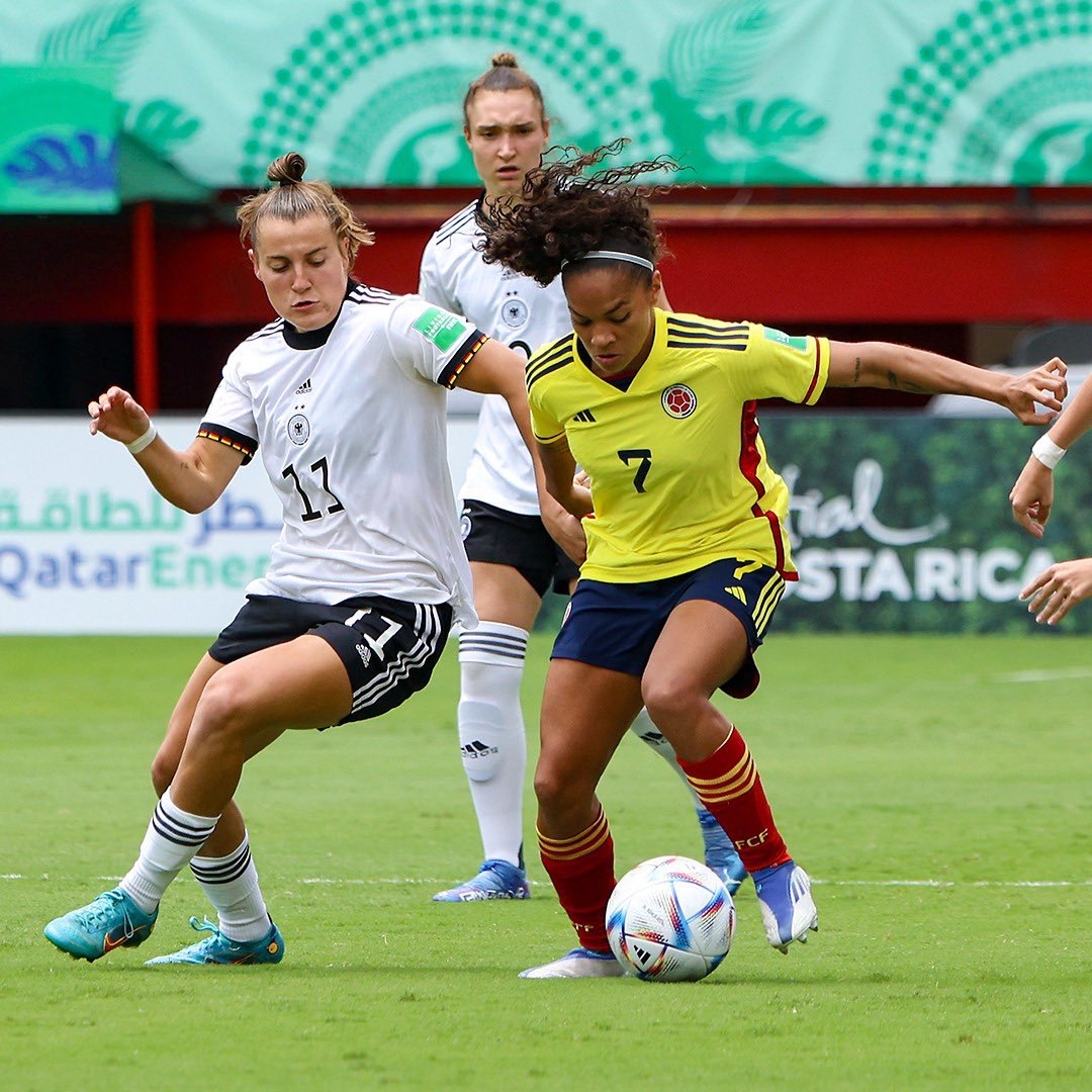 futboldereserva's tweet photo. La Selección Colombia 🇨🇴 Femenina Sub 20 dio un golpe de autoridad en su grupo al vencer 1-0 a una de las delegaciones favoritas al título,  la selección germana.

#FútbolDeReserva #FútbolFemenino #MundialSub20 #Colombia #Alemania #WorldCupU20 https://t.co/bruNYS6qzH