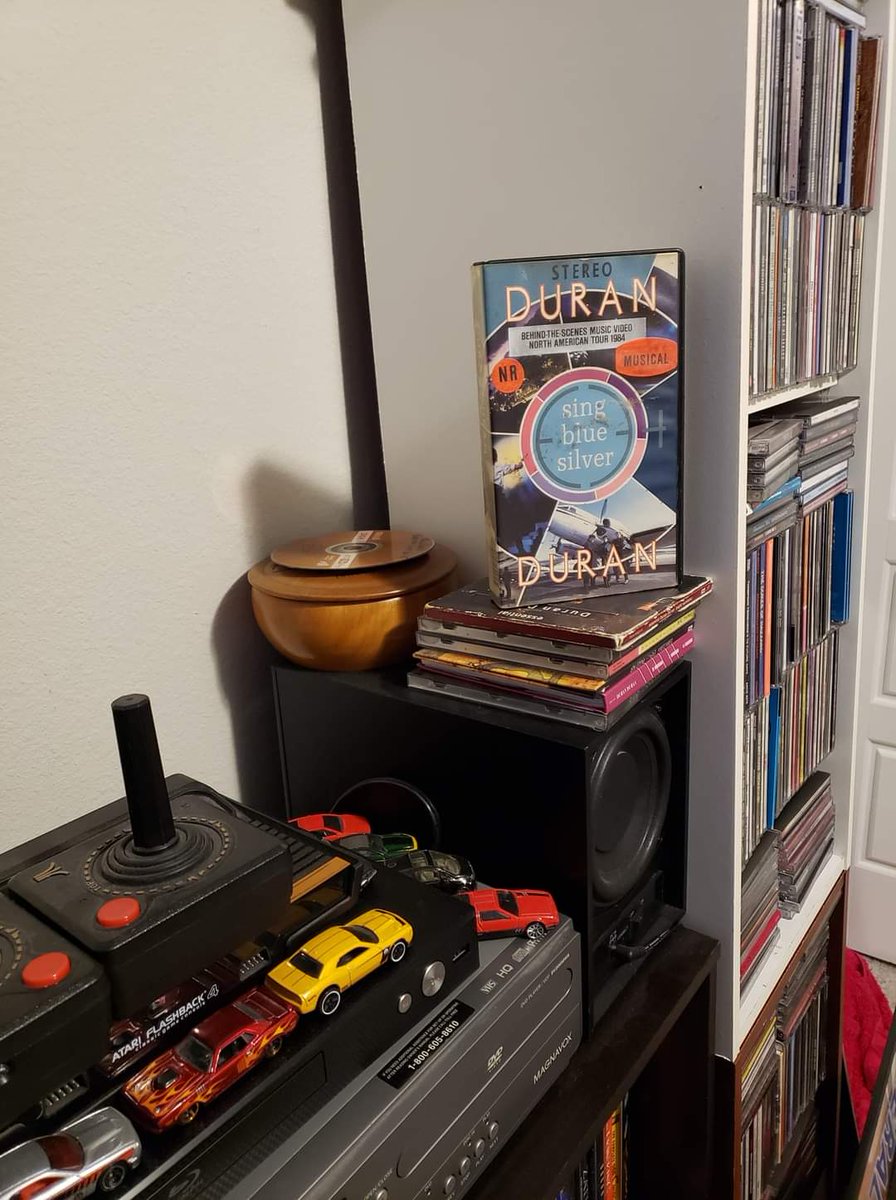 durandurantulsa's tweet photo. Now showing...@duranduran: Sing Blue Silver (1984) on glorious vintage VHS 📼! #movies #documentary #music #rockumentary #concertfilm #duranduran #singbluesilver #vintage #vhs #80s #duranduranrockandrollhalloffame #DDAD2022 #DDAD22 #DuranDuranAppreciationDay #DDAD #duranduran https://t.co/UKYGxSn2Uq