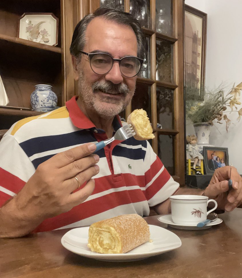 FJouRivera's tweet photo. #ElDesayuno.
¡¡¡#BuenosDías!!!
Hoy café con leche y #BrazoDeGitano.
¡¡¡#FelizJueves!!!
#desayuno #breakfast #goodmorning #cafe #CafeConLeche #coffee #coffeetime #happythursday #fotodeldia #photooftoday #pictureoftheday https://t.co/q5RINwuUDt