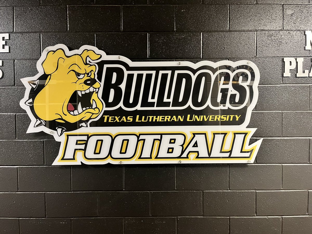 CoachMorrison08's tweet photo. Report Day tomorrow, it’s time to clock in! #Dawgs https://t.co/f62zor9WsP