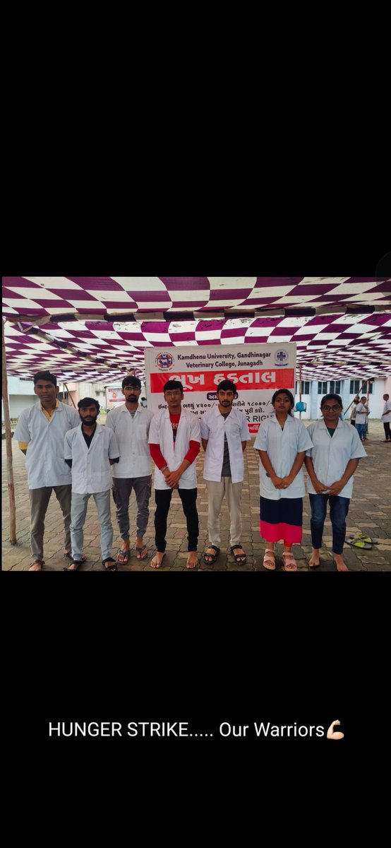 પશુપાલન ક્ષેત્રે ગુજરાત રાજ્ય ભારતમાં હંમેશા અગ્રેસર રહ્યું છે જેમાં પશુચિકિત્સકોનો સિંહ ફાળો રહેલો હોય છે તો અન્ય રાજ્યોની સાપેક્ષમાં ઇન્ટનૅ તબીબોનુ ભથ્થું કેવળ 4200 આપીને તેમનું અપમાન કેમ?
#rights 
#strike
#Increase_Guj_Vet_Stipend 
<a href="/RaghavjiPatel/">Raghavji Patel</a>  <a href="/Bhupendrapbjp/">Bhupendra Patel</a> <a href="/sandeshnews/">Sandesh</a>