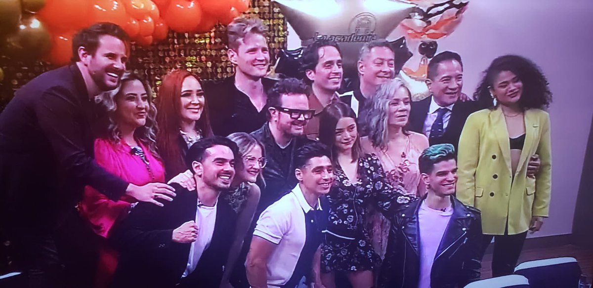 fan_primera's tweet photo. Cena de Graduación de @LaAcademiaTV 13ava Generación @MyriamMonteCruz 
#Myriam #LaAcademia #LaAcademia2022 https://t.co/RR41tDz9hR