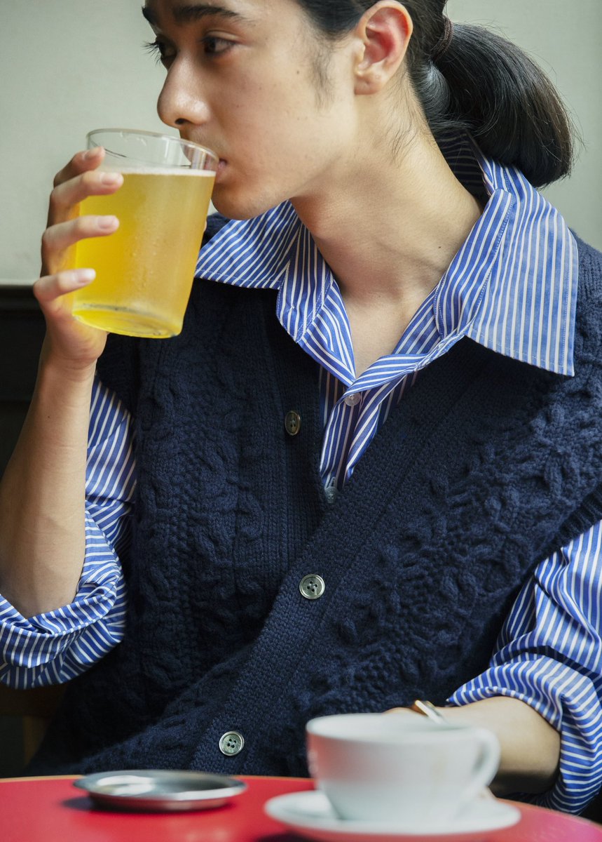 POPEYE_Magazine's tweet photo. 暑〜い休日には、明るい時間にビールをグビグビ飲みたいですよね。こちらはレモネードを混ぜ合わせた「パナシェ」。フランスの夏に欠かせないビールのカクテルです。低アルコールになるからほんのりいい気分。最新号は「バーに行く」と題しているけど、こんなのを気楽にカフェで飲むアイデアもご紹介。 https://t.co/t1Ovj19gVJ