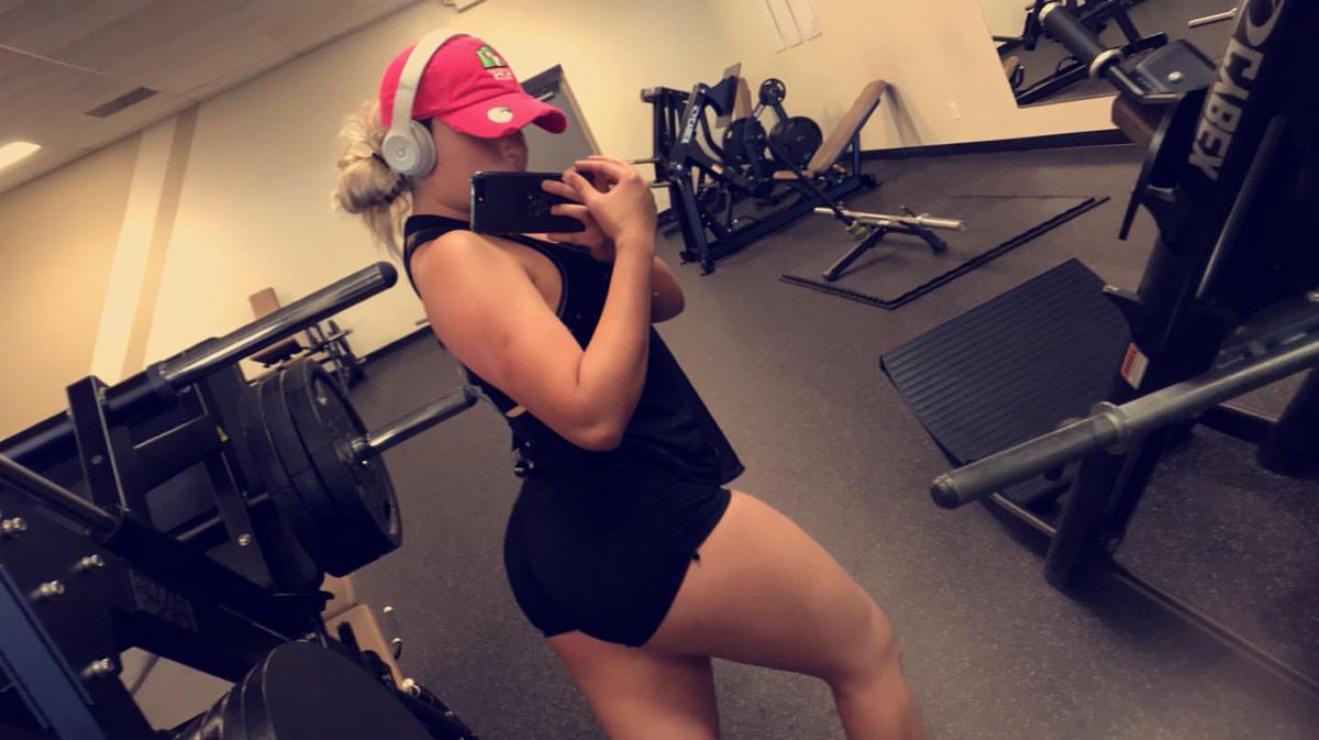 _marissaflex's tweet photo. Work hard play hard 💪💪💪 https://t.co/yvTsmFs51F