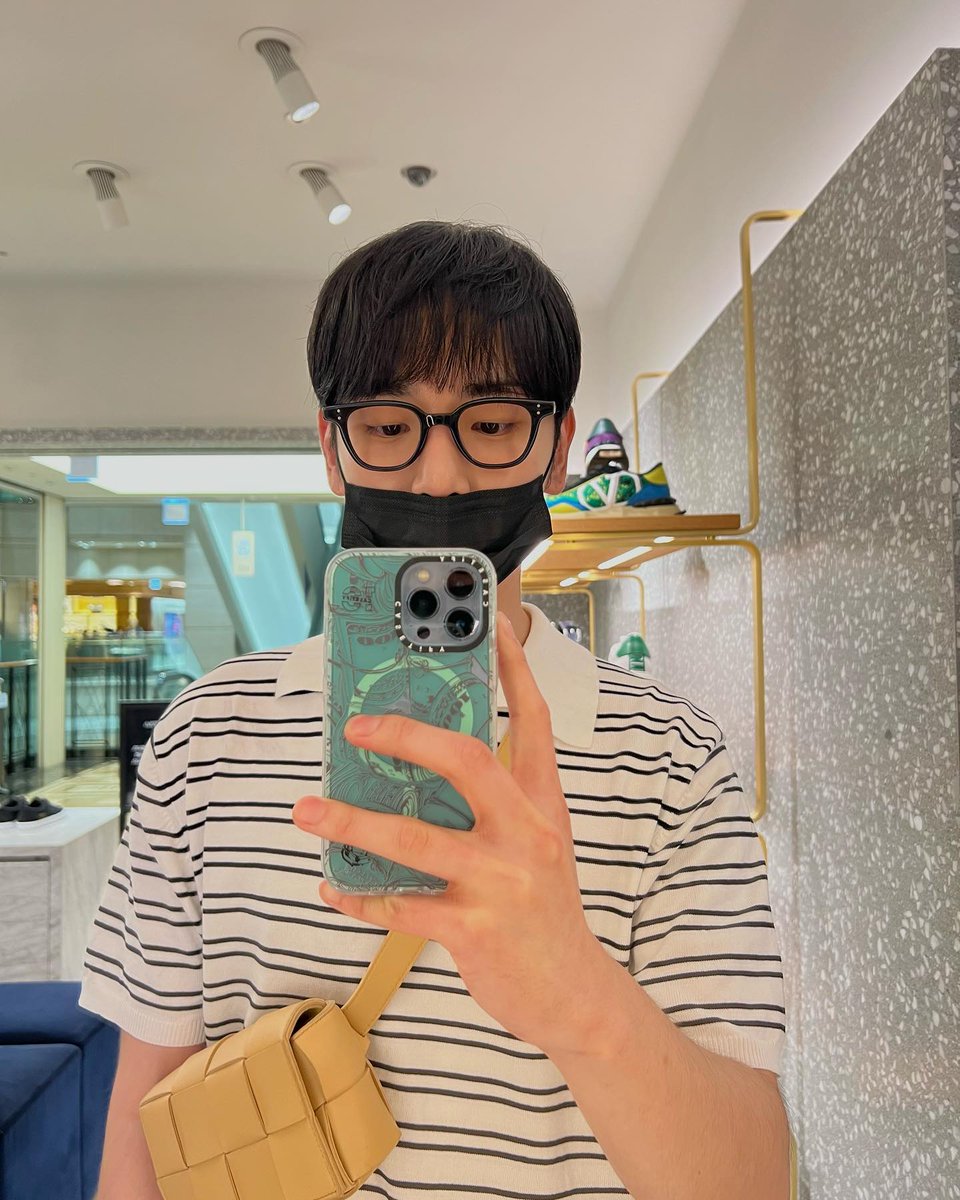 KEYPERU's tweet photo. 【INSTA/220713】 Actualización de Key en Instagram💎😻

Key: sharp shopping

Créditos: bumkeyk
@SHINee #SHINee #샤이니 #5HINee #Key #키 #김기범 #Kibum #SHINeeisBack #KEYisBACK #BADLOVE #KEY_BADLOVE https://t.co/DhQBTcaYM8